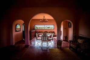 Flat-screen TV - Ryad des Vignes (Ounagha)