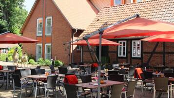 Morgenmadsbuffet hver dag (15 EUR pr. person)