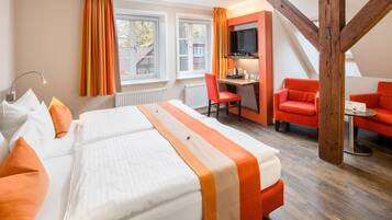 Quarto casal | Cofres nos quartos, escrivaninha, quartos à prova de som, Wi-Fi