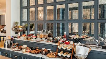 Tägliches inbegriffenes großes Frühstück