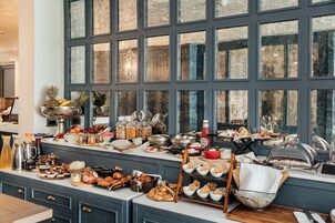 Free daily full breakfast