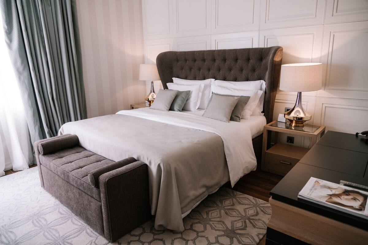 Frette Italian sheets, premium bedding, minibar, in-room safe