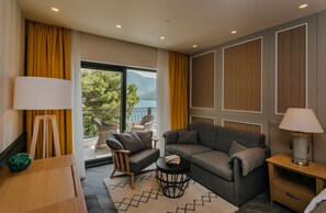 Junior Suite, Balcony, Partial Sea View | Frette Italian sheets, premium bedding, minibar, in-room safe - Boutique Hotel Casa del Mare - Mediterraneo (Kamenari)