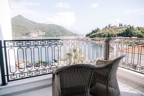 Sábanas italianas Frette, ropa de cama de alta calidad y minibar 