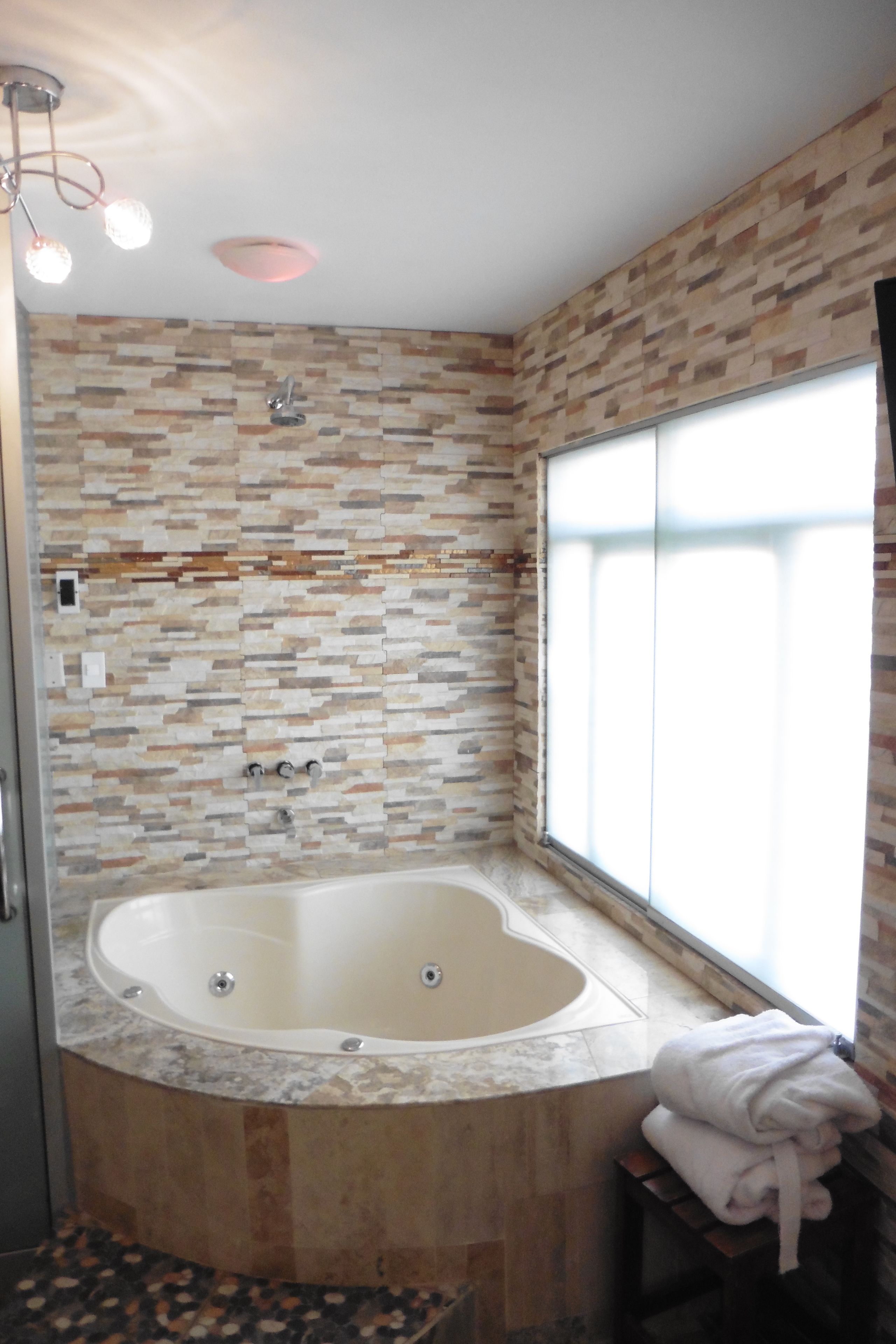 Private spa tub