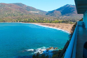 Vista para praia/oceano
