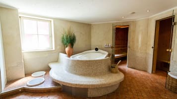 Indoor spa tub