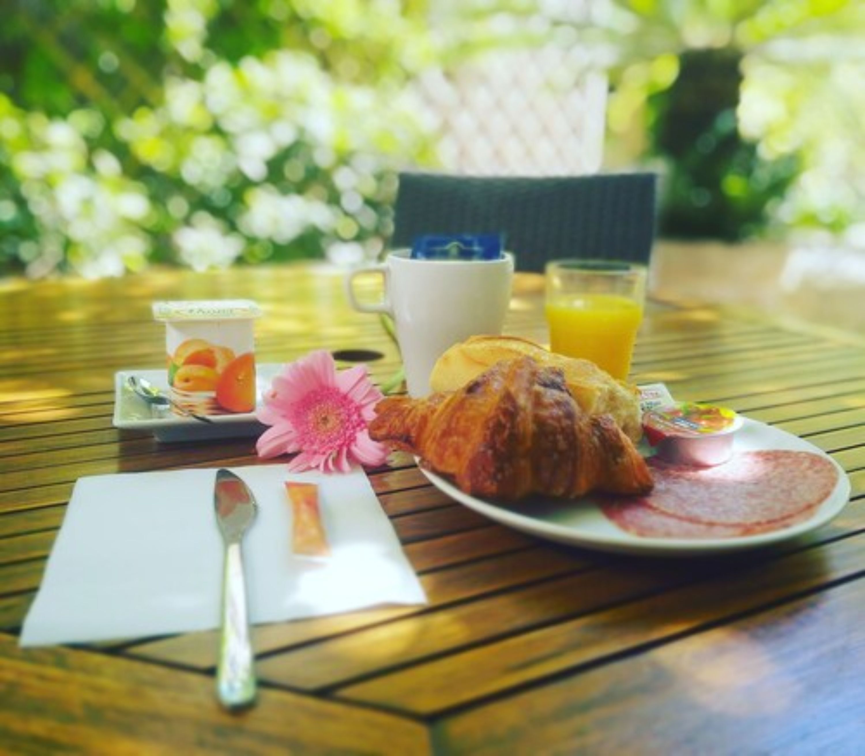 daily buffet breakfast (eur 8.5 per person)