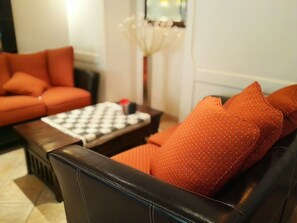 Lobby sitting area - Hotel Alexandre III (Cannes)