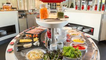 Daily buffet breakfast for a fee