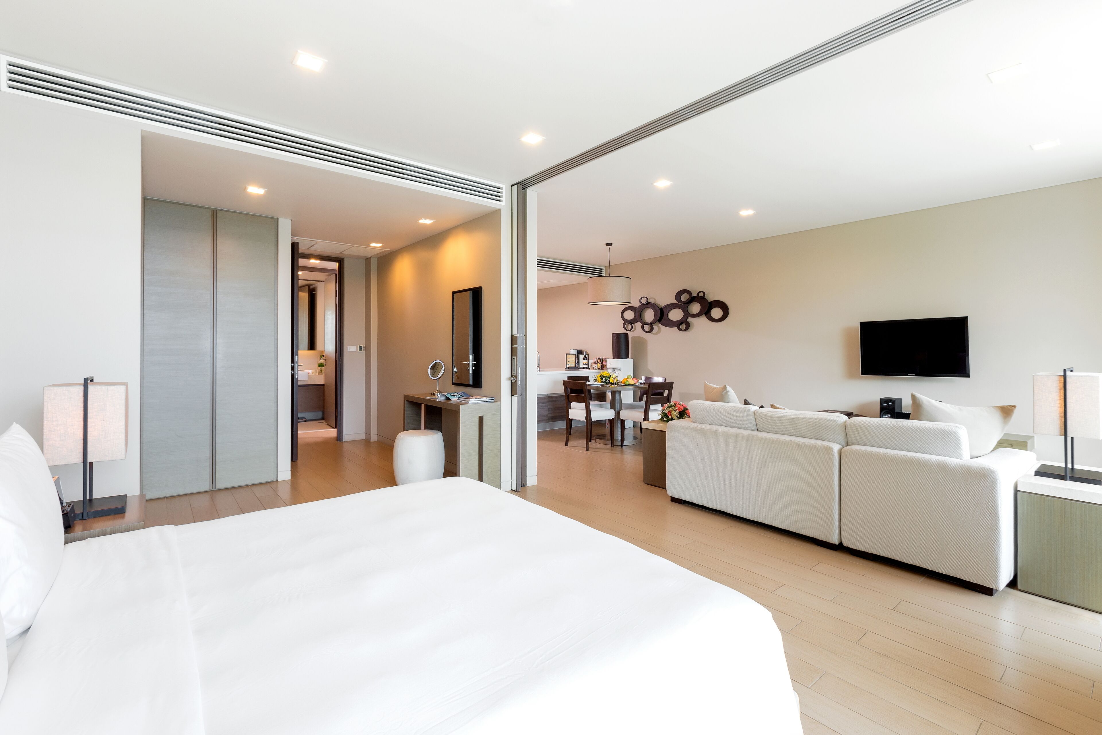 ห้องสวีท, 1 ห้องนอน | มินิบาร์, ตู้นิรภัยในห้องพัก, ห้องพักตกแต่งอย่างมีเอกลักษณ์