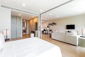 Minibar, in-room safe, individually decorated, individually furnished - Outrigger Laguna Phuket Resort Villas (PHUKET)