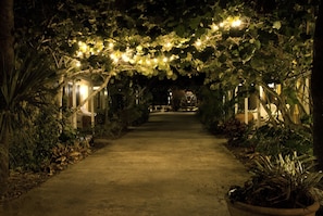 Exterior - Beach Place Guesthouses (Cocoa Beach)