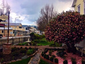 ด้านหน้าที่พัก