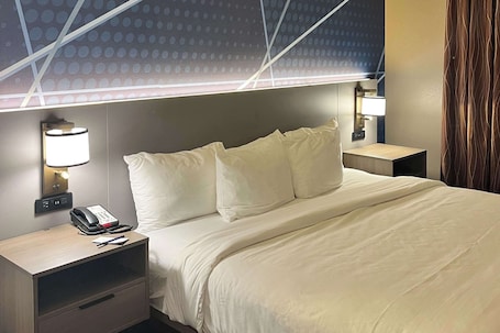 Colchones con pillow-top, escritorio y espacio para trabajar con laptop