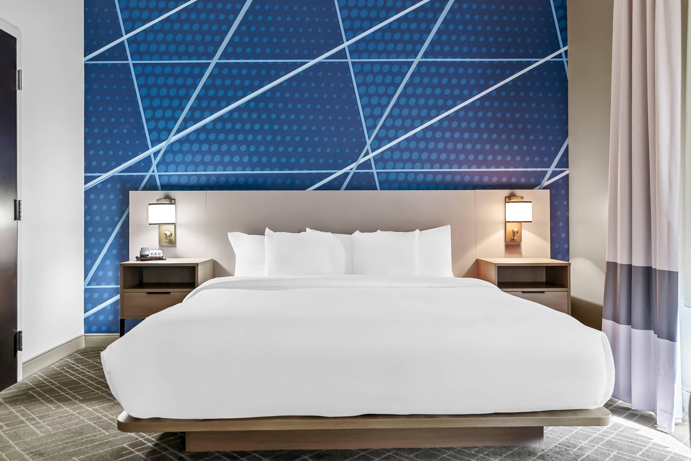 套房, 无障碍, 无烟房 | 加厚床垫、办公桌、笔记本电脑工作区、遮光窗帘