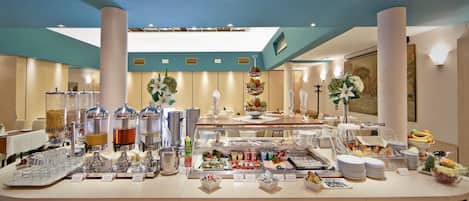 Colazione a buffet inclusa