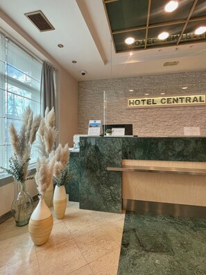 Reception - Hotel Central (Zagreb)