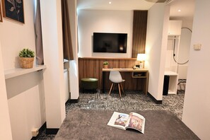 Comfort-enkeltværelse | 1 soveværelse, individuelt design, skrivebord