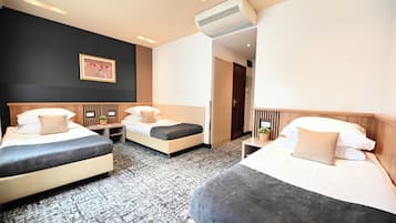 Triple Room | Individually decorated, desk, laptop workspace, free WiFi