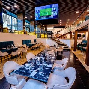 Dining - Business V Hotel (Tirgu Mures)