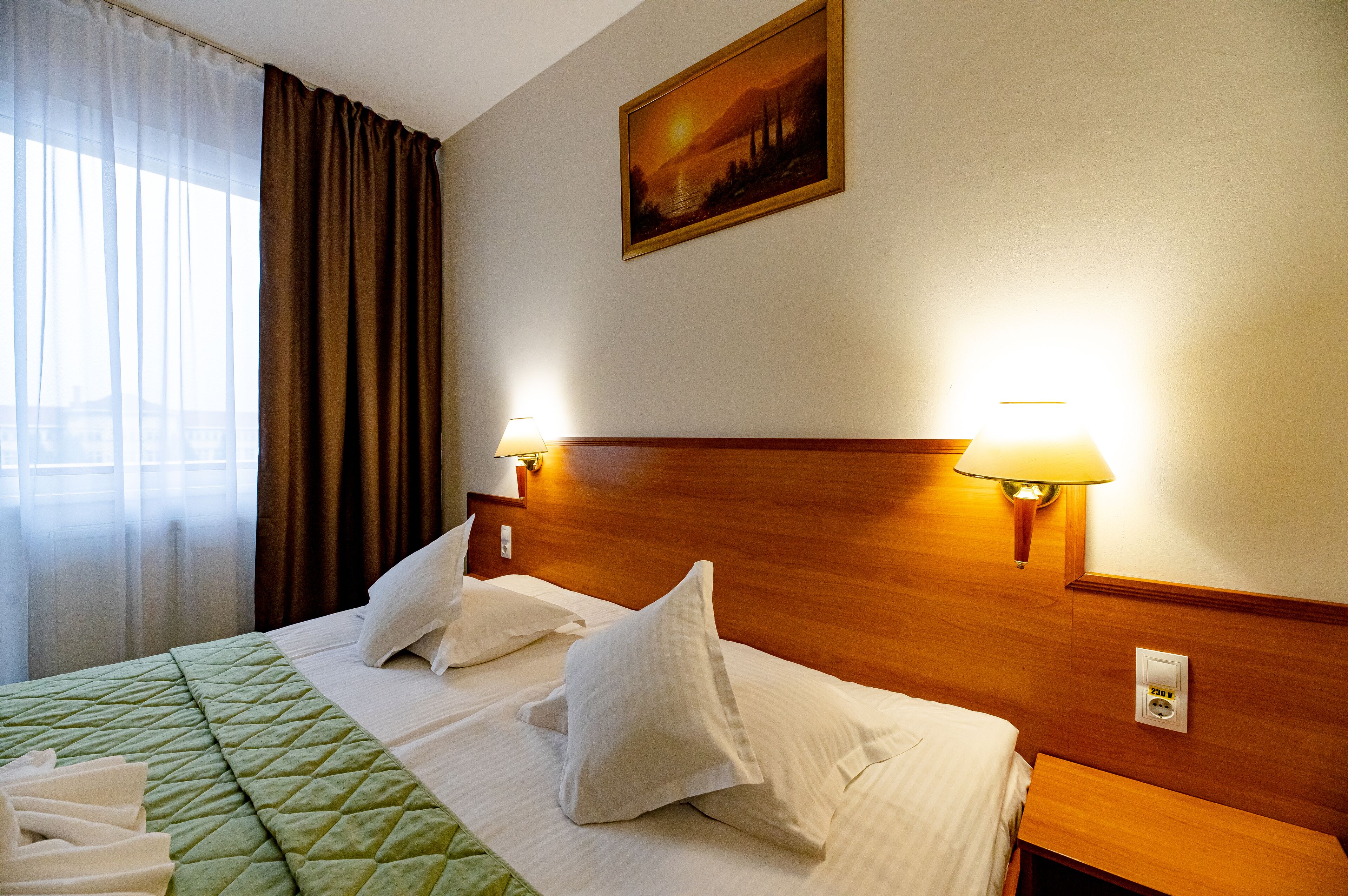 minibar, in-room safe, desk, free wifi