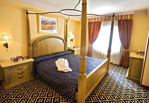 0B | Minibar, in-room safe, desk, soundproofing - Hotel Agora Juan de Austria (Madrid)