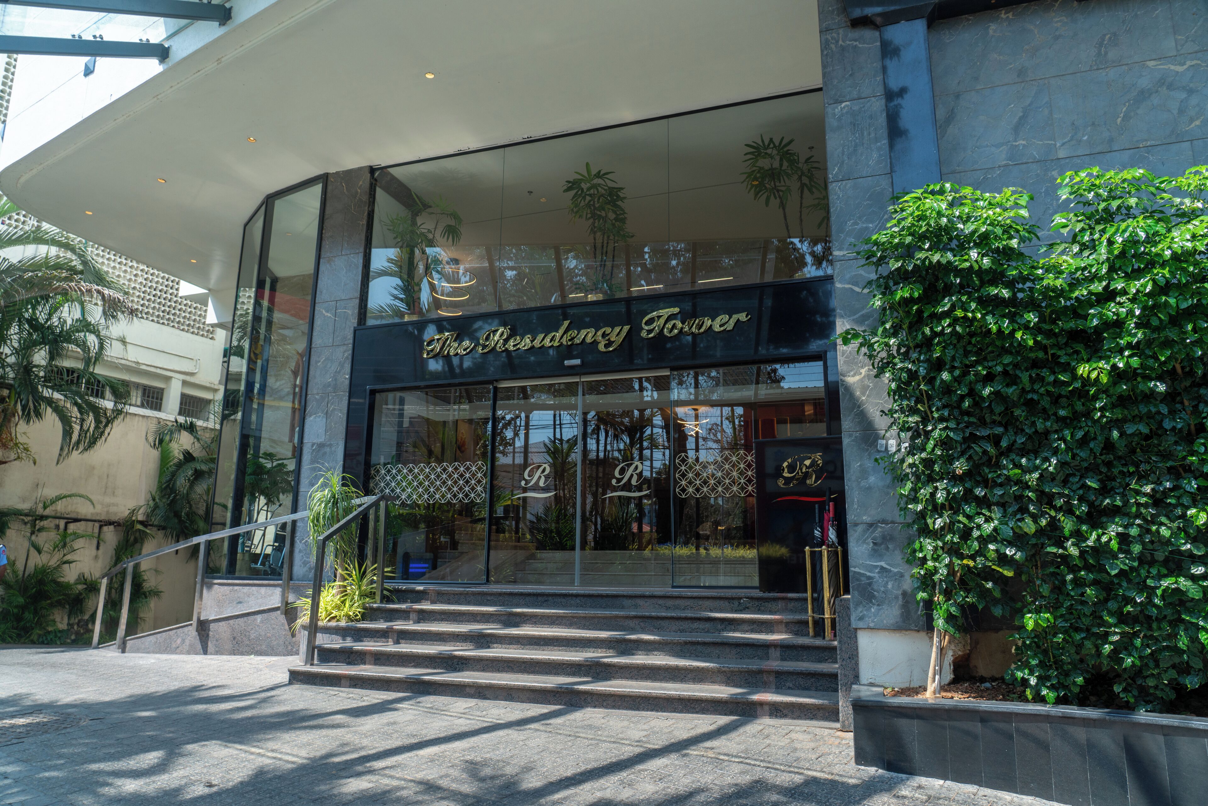 المنشأة من الخارج