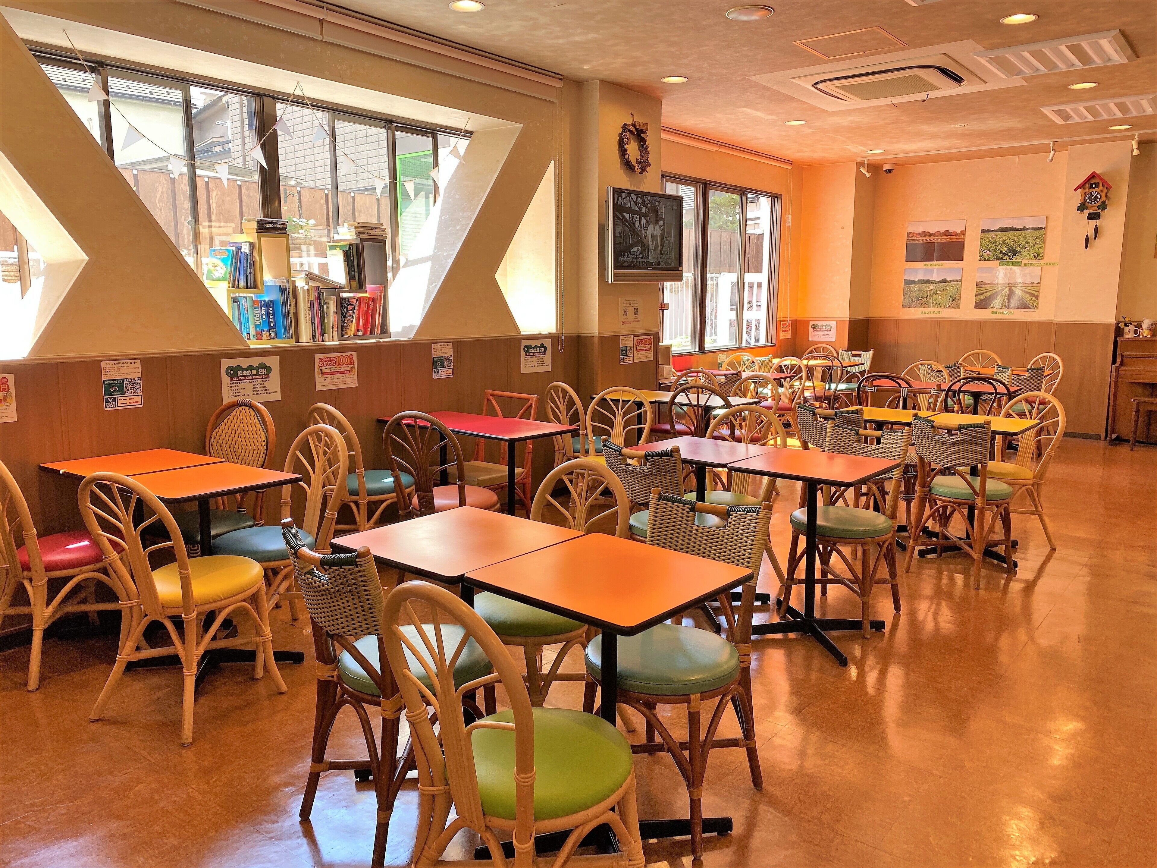 Petit déjeuner, déjeuner et dîner servis sur place