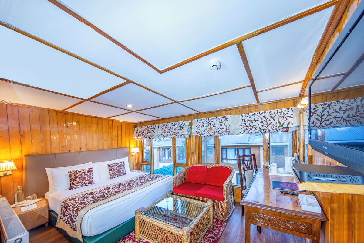 1 bedroom, minibar, iron/ironing board, free WiFi