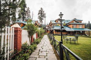 Property grounds - Hotel Heevan Retreat (Baramula)