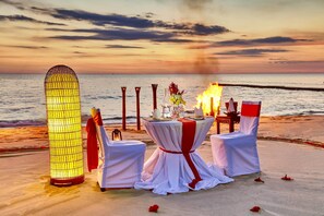 2 restaurants, lunch, dinner served; international cuisine  - Chen Sea Resort & Spa (Phu Quoc)