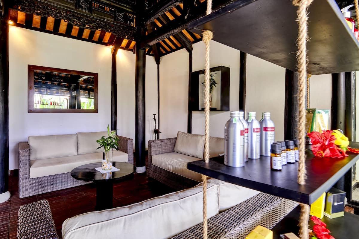 couples treatment room(s), body treatments, aromatherapy