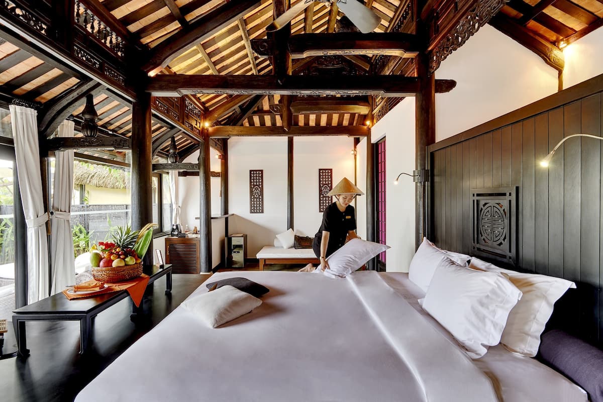 jacuzzi villa | premium bedding, minibar, in-room safe, individually decorated