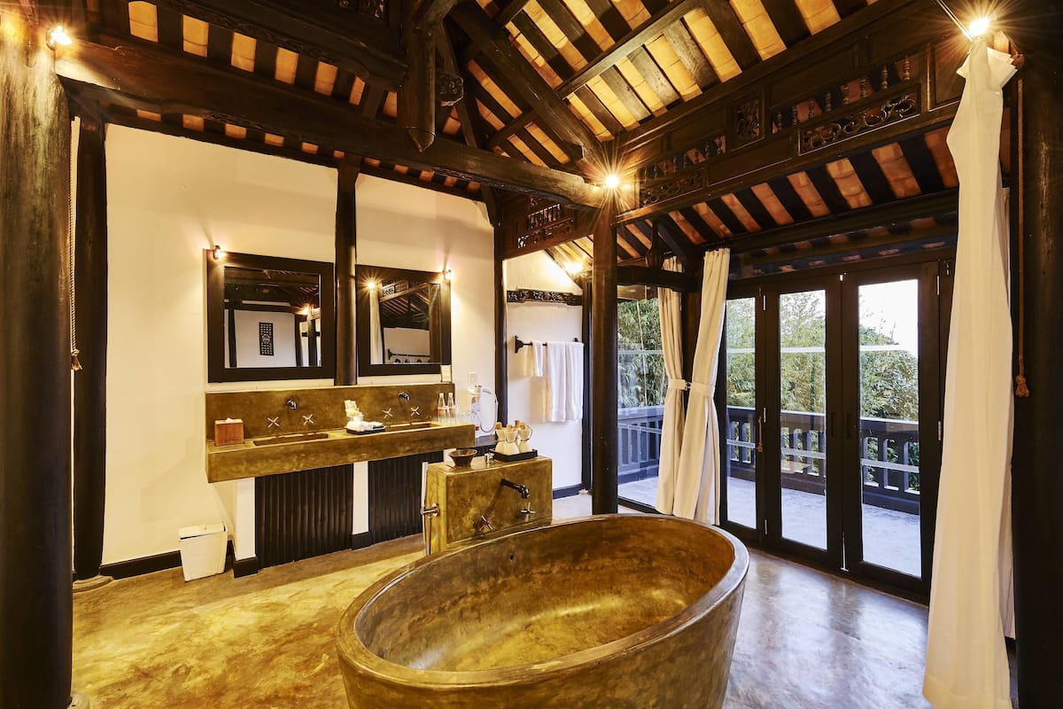 2 bedrooms pool villa | deep-soaking bathtub