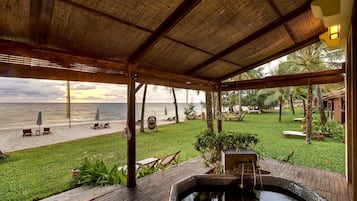 Beachfront Villa | Terrace/patio
