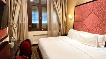 Exclusive Room | In-room safe, free WiFi, bed sheets