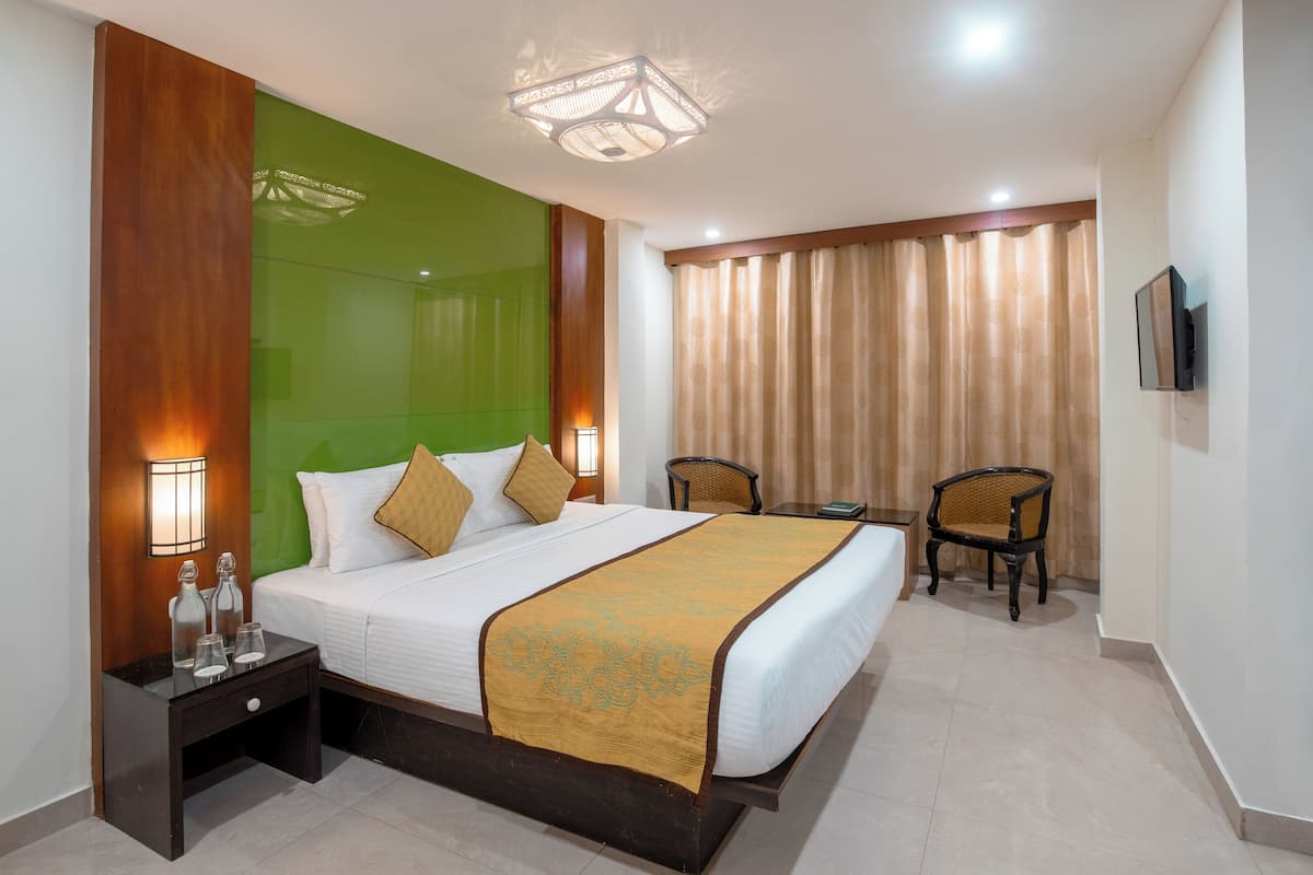 Comfort Double Room | Desk, WiFi (free), bed sheets