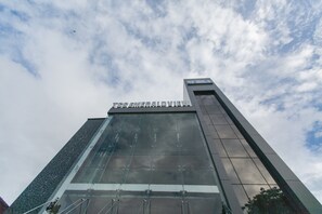 Front of property - TSG EMERALD VIEW HOTEL AND SPA (Port Blair)