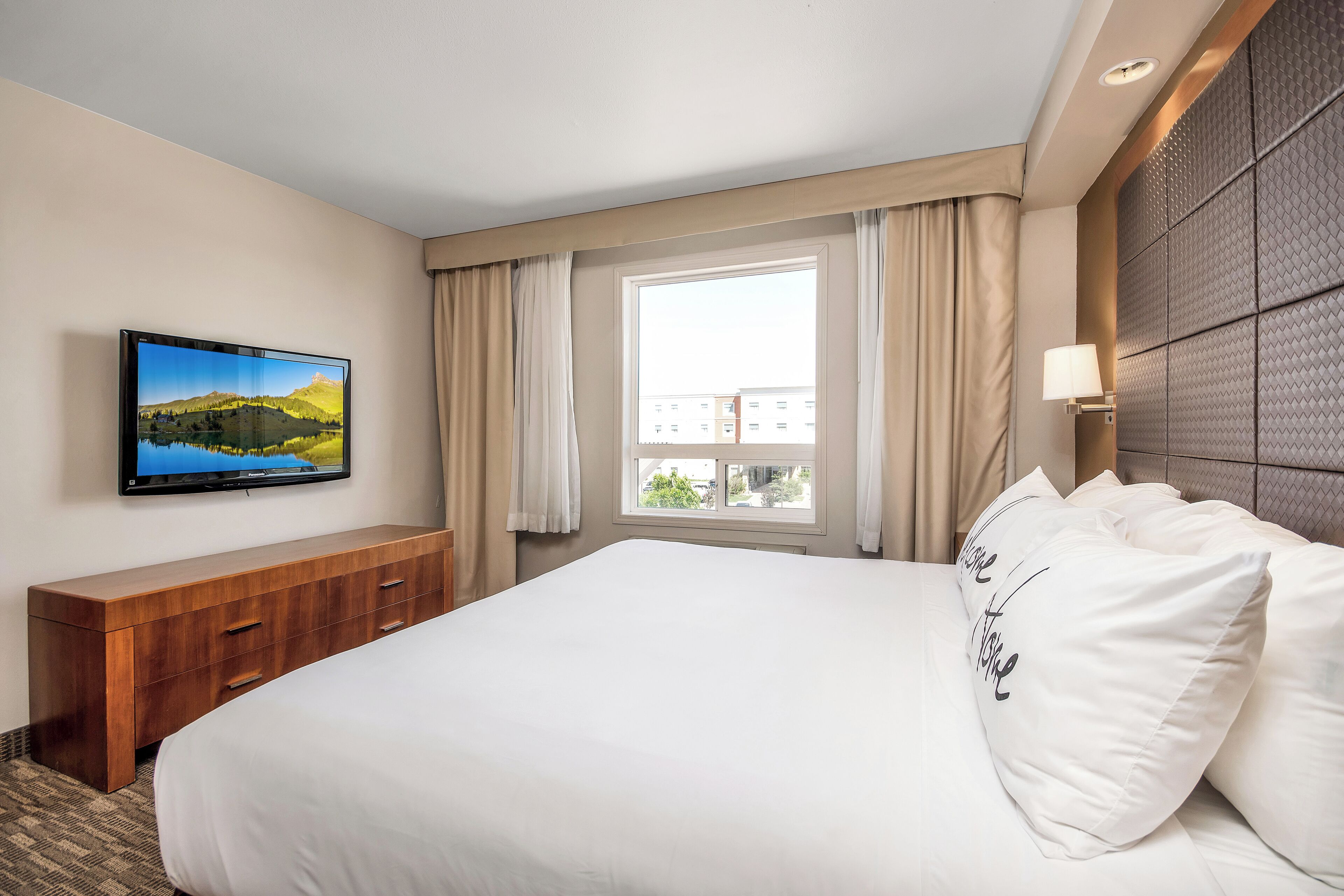 suite, 1 bedroom | 1 bedroom, pillow-top beds, desk, laptop workspace