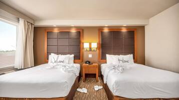 Quarto standard | Camas com colchões pillow-top, escrivaninha