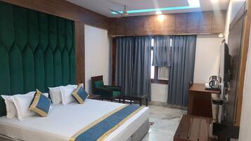 1 bedroom, minibar, in-room safe, desk