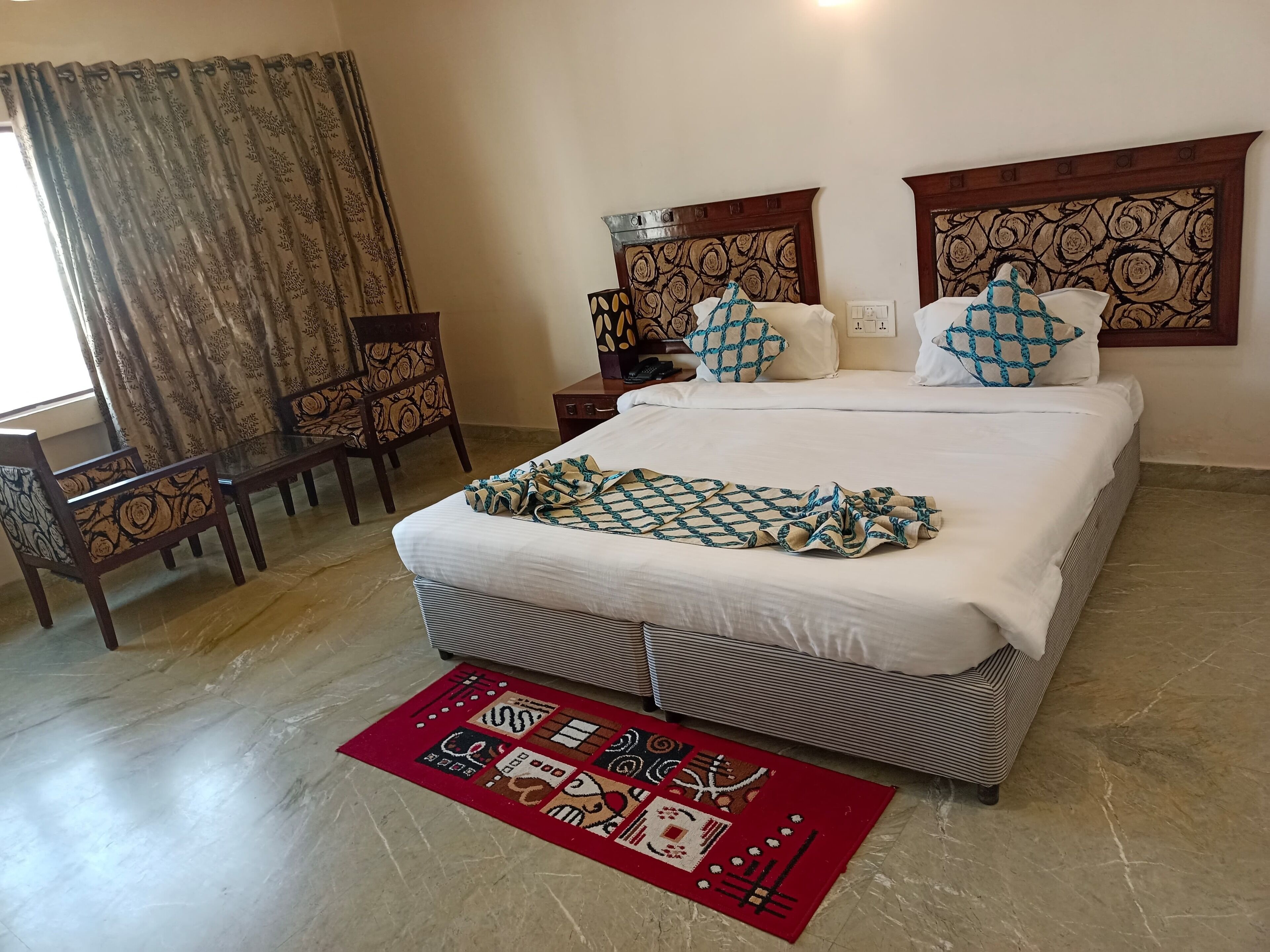 Habitación Deluxe | 1 habitación, minibar, caja de seguridad en la habitación y escritorio 