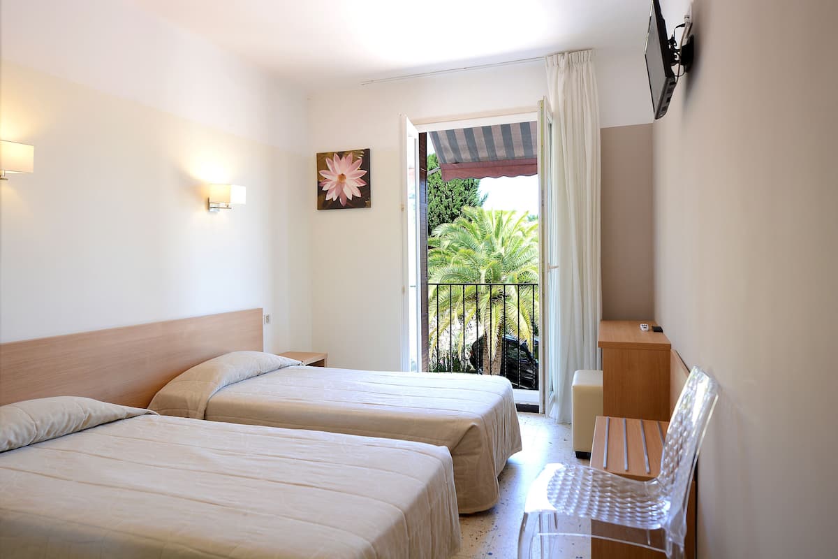 double room | desk, iron/ironing board, cots/infant beds, rollaway beds