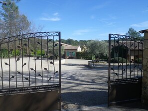 Free self parking - La Résidence du Moulin (Tourrettes-sur-Loup)