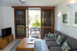 Apartment, 3 Bedrooms | Living area | 32-inch flat-screen TV with satellite channels, LCD TV, foosball - Glen Eden Beach Resort (Peregian Beach)