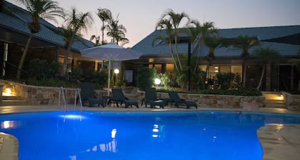 Glen Eden Beach Resort