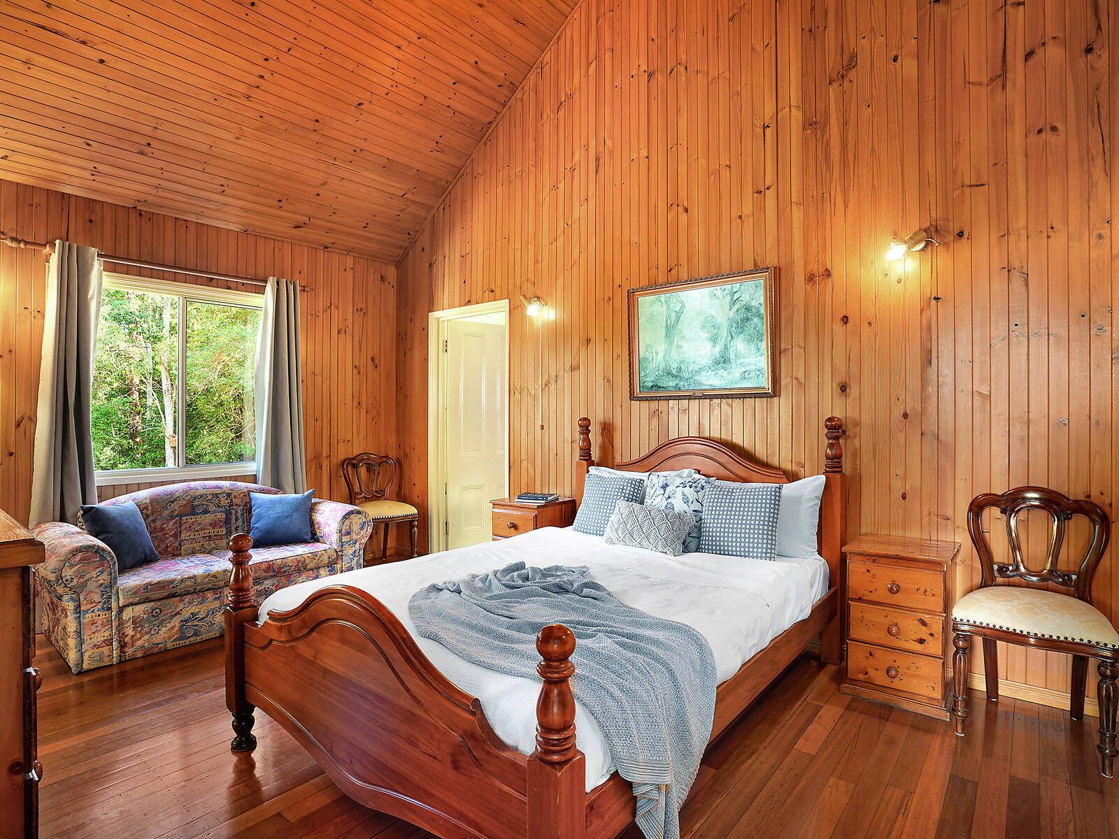 Sviitti, 2 makuuhuonetta | Yksilöllisesti kalustettu, työpöytä, Wi-Fi, vuodevaatteet