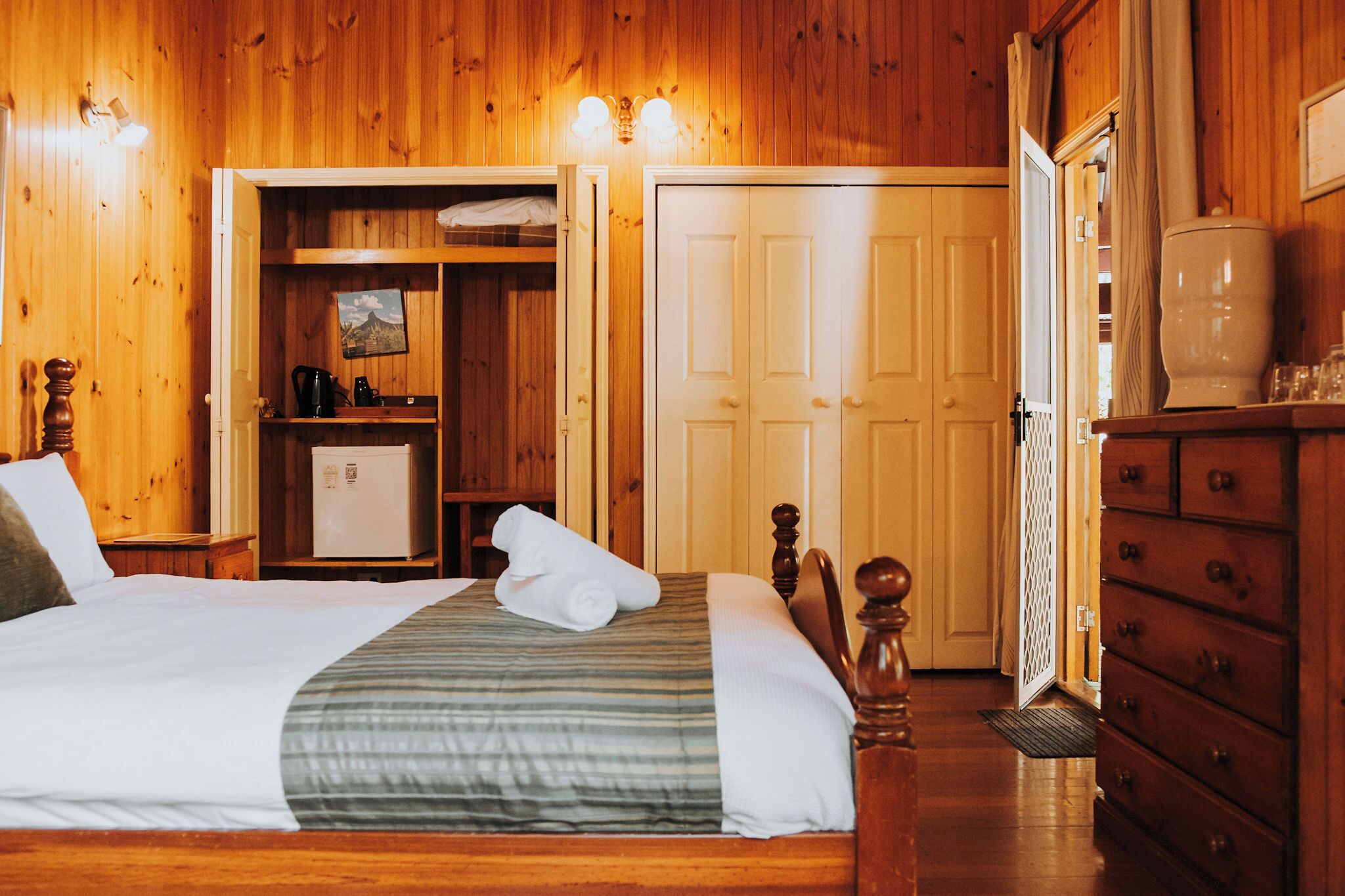 Mt. Tibro Suite, 2 Bedrooms | Individually furnished, desk, WiFi, bed sheets