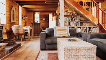 Villa | Muebles diferentes, escritorio, wifi y ropa de cama